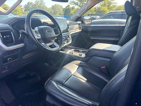 Used 2024 Ford Expedition Max XLT AWD/4WD image 3