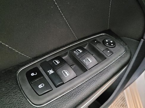 Used 2022 Dodge Charger SXT RWD image 27