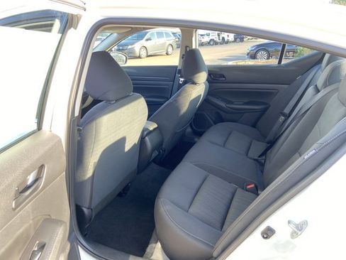 Used 2025 Nissan Altima 2.5 SV FWD image 47