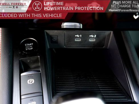 Used 2025 Nissan Kicks SR image 18