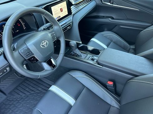 Certified 2026 Toyota Camry Hybrid w/ Convenience Package FWD image 9