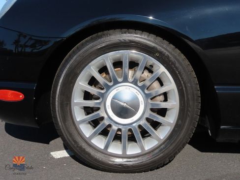 Used 2004 Ford Thunderbird image 17