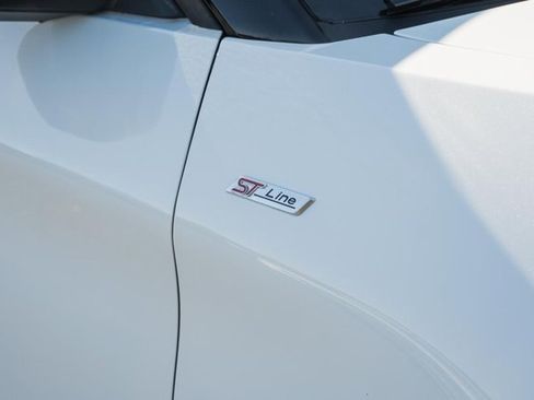 Used 2025 Ford Explorer ST-Line w/ ST-Line Street Pack image 16