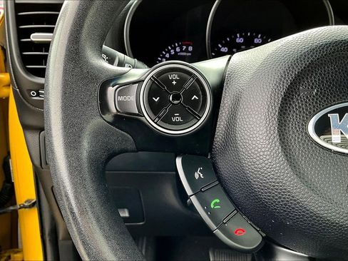 Used 2015 Kia Soul + FWD image 10