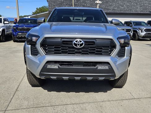New 2025 Toyota Tacoma TRD Off-Road image 2