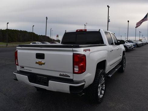 Used 2018 Chevrolet Silverado 1500 High Country image 3