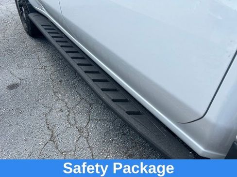 Used 2025 Chevrolet Silverado 2500 LTZ w/ LTZ Premium Package AWD/4WD image 8