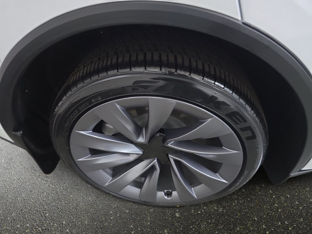 Used 2026 Tesla Model Y AWD image 28