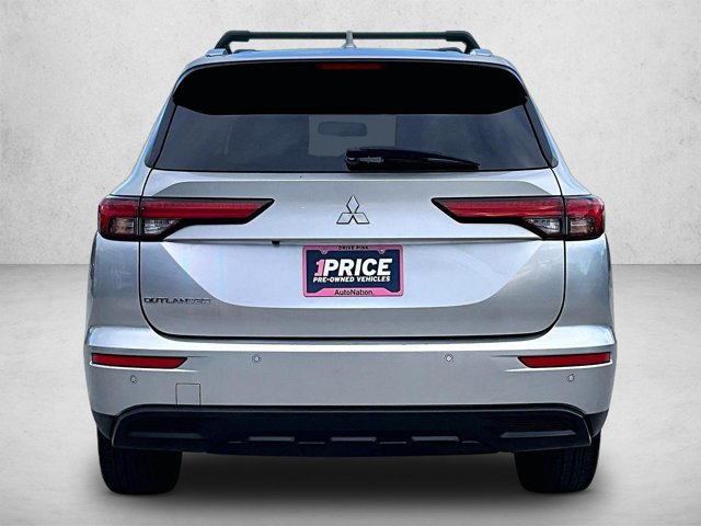 Used 2023 Mitsubishi Outlander SEL FWD image 4