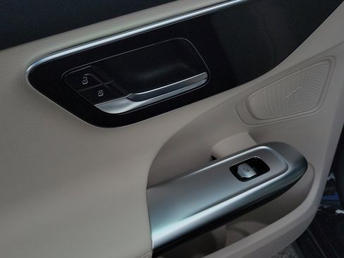 Certified 2025 Mercedes-Benz C 300 C 300 image 6