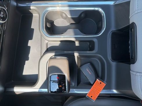 New 2026 GMC Sierra 1500 SLT image 29