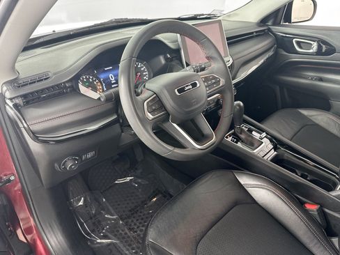 Used 2022 Jeep Compass Trailhawk w/ Sun and Sound Group AWD/4WD image 9