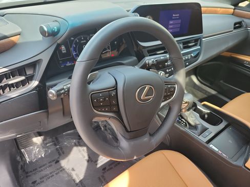 Certified 2023 Lexus ES 250 w/ Premium Package AWD/4WD image 23