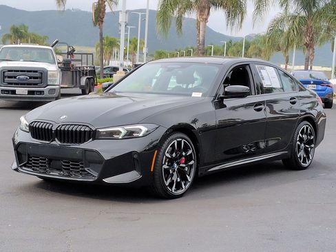 Used 2025 BMW 330i Sedan w/ M Sport Package image 5