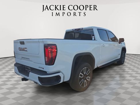 Used 2025 GMC Sierra 1500 AT4 w/ AT4 Premium Package AWD/4WD image 5