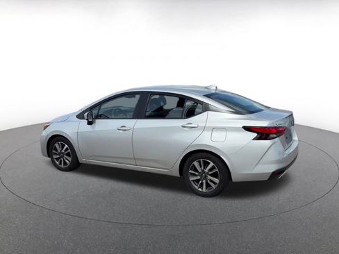 Used 2025 Nissan Versa SV image 8