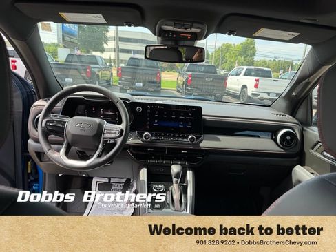 Used 2023 Chevrolet Colorado Z71 w/ Z71 Convenience Package 2 AWD/4WD image 15