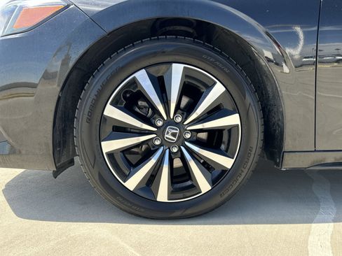 Certified 2024 Honda Civic EX-L image 19