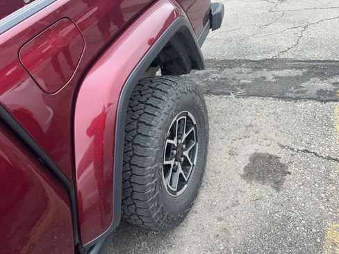 Used 2021 Jeep Gladiator Willys image 3