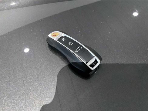 New 2026 Porsche Cayenne E-Hybrid image 20