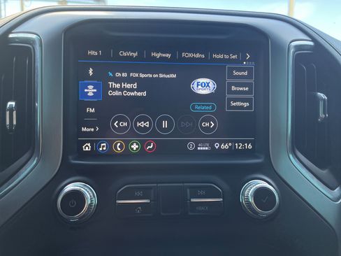 Used 2020 GMC Sierra 1500 SLE w/ SLE Value Package image 25