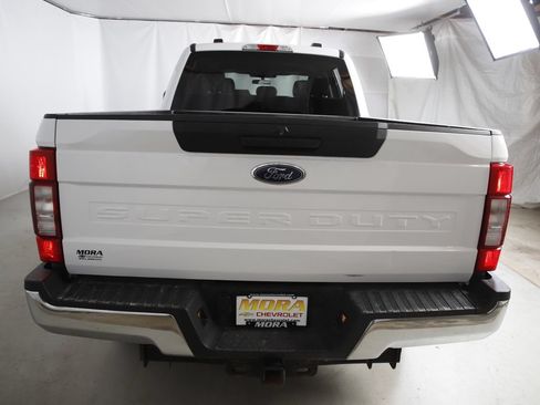 Used 2022 Ford F250 XLT w/ FX4 Off-Road Package AWD/4WD image 4