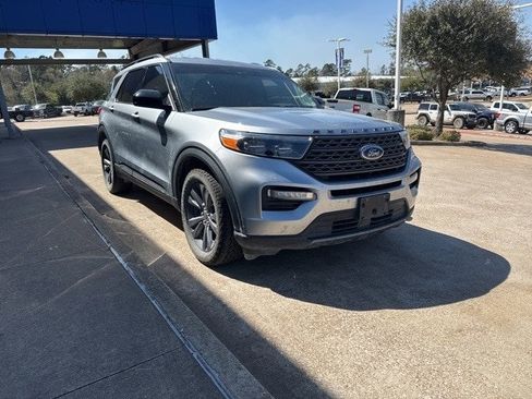Certified 2022 Ford Explorer XLT w/ Equipment Group 202A image 2