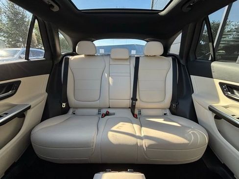 Used 2026 Mercedes-Benz GLC 300 4MATIC image 49