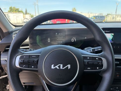 Used 2025 Kia K5 LXS FWD image 28