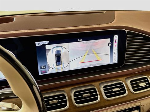 Used 2024 Mercedes-Benz Maybach GLS 600 4MATIC image 20