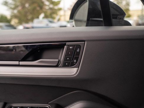 New 2026 Porsche Cayenne Base image 25