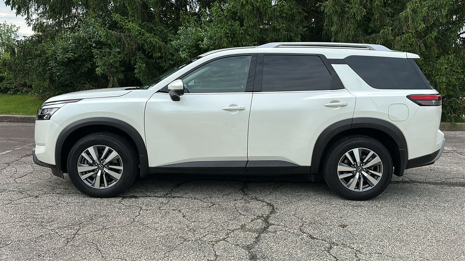 Certified 2024 Nissan Pathfinder SL AWD/4WD image 27