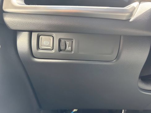 Used 2024 Cadillac XT4 Luxury FWD image 23