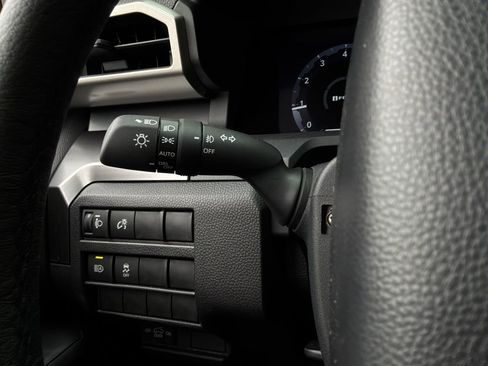 Used 2025 Toyota Tacoma TRD Sport image 33