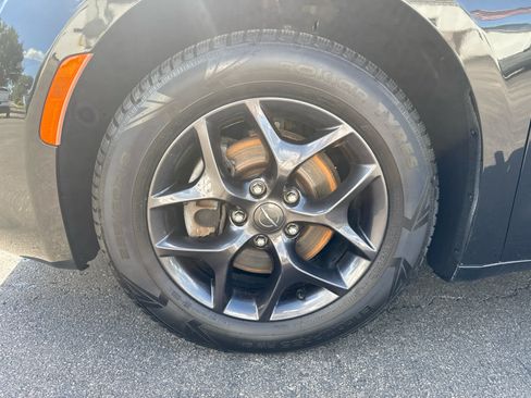 Used 2019 Chrysler Pacifica Touring Plus w/ S Appearance Package FWD image 9
