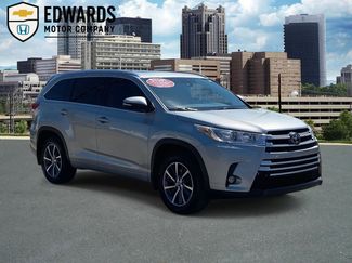 Used 2017 Toyota Highlander XLE image 1