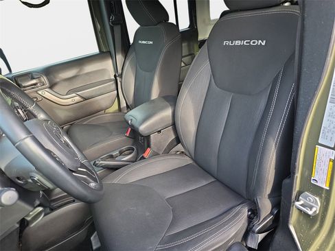 Used 2015 Jeep Wrangler Unlimited Rubicon w/ Dual Top Group image 17
