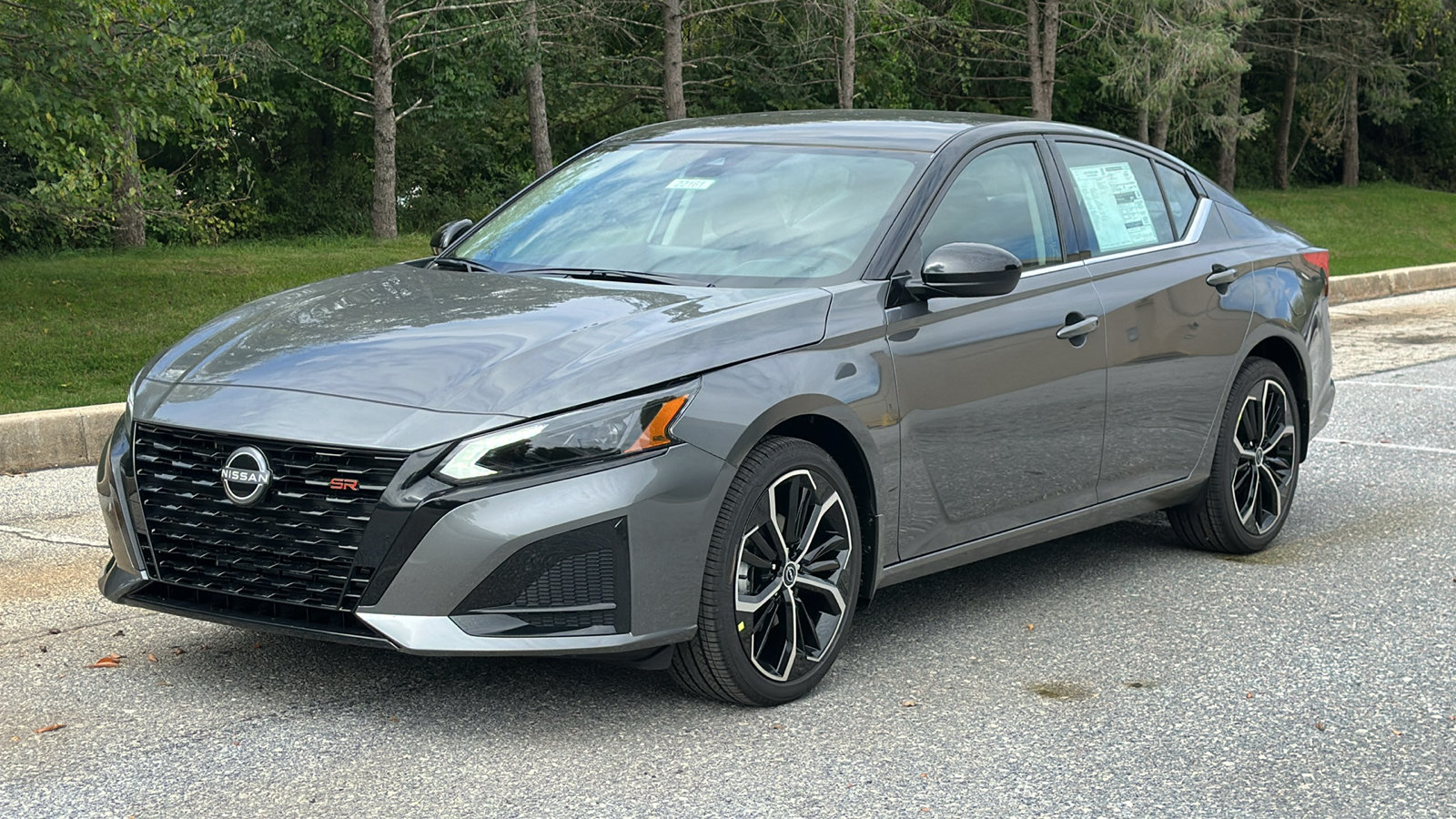 New 2026 Nissan Altima 2.5 SR AWD/4WD image 2