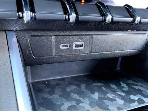 Used 2024 Chevrolet Colorado ZR2 w/ Technology Package AWD/4WD image 31