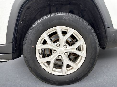 Used 2023 Jeep Grand Cherokee L Limited image 13