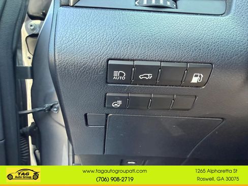 Used 2020 Lexus RX 450hL AWD w/ Premium Package image 18