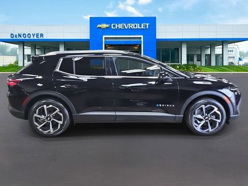 New 2026 Chevrolet Equinox EV LT image 5