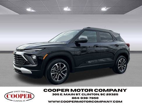 Used 2025 Chevrolet TrailBlazer LT image 3