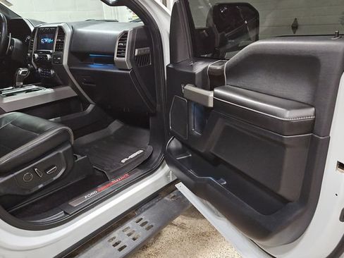Used 2017 Ford F150 Raptor w/ Equipment Group 802A Luxury AWD/4WD image 18