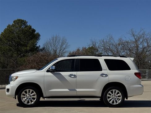 Used 2013 Toyota Sequoia Platinum image 3
