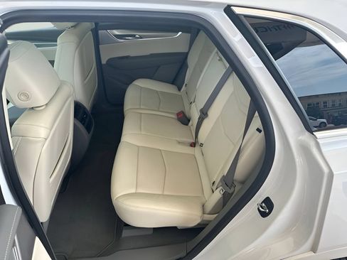 Used 2020 Cadillac XT5 Premium Luxury AWD/4WD image 22