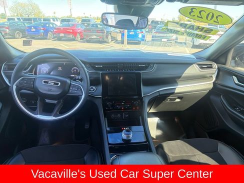 Used 2023 Jeep Grand Cherokee L Laredo AWD/4WD image 12