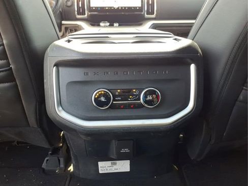 Used 2025 Ford Expedition Max Platinum AWD/4WD image 16