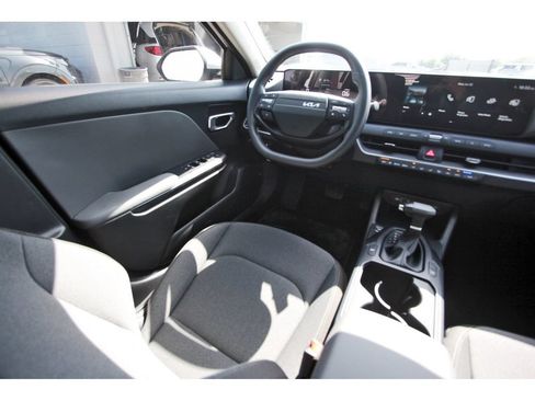 New 2026 Kia K4 FWD image 10