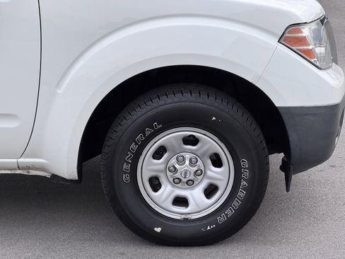 Used 2019 Nissan Frontier S image 35